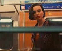 El columpio: La chica del metro, ¿hablamos con ella o no?